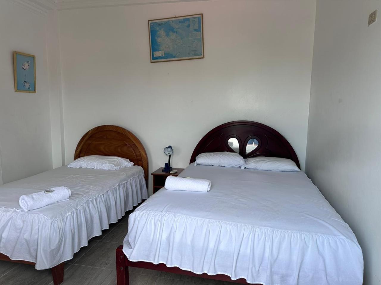 Hostal Insular Puerto Villamil Exterior photo