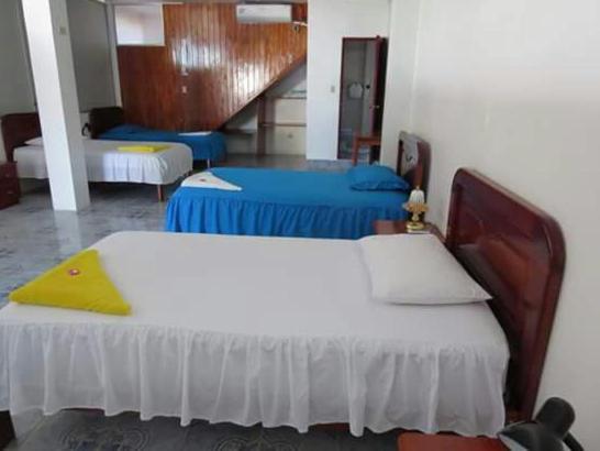 Hostal Insular Puerto Villamil Exterior photo